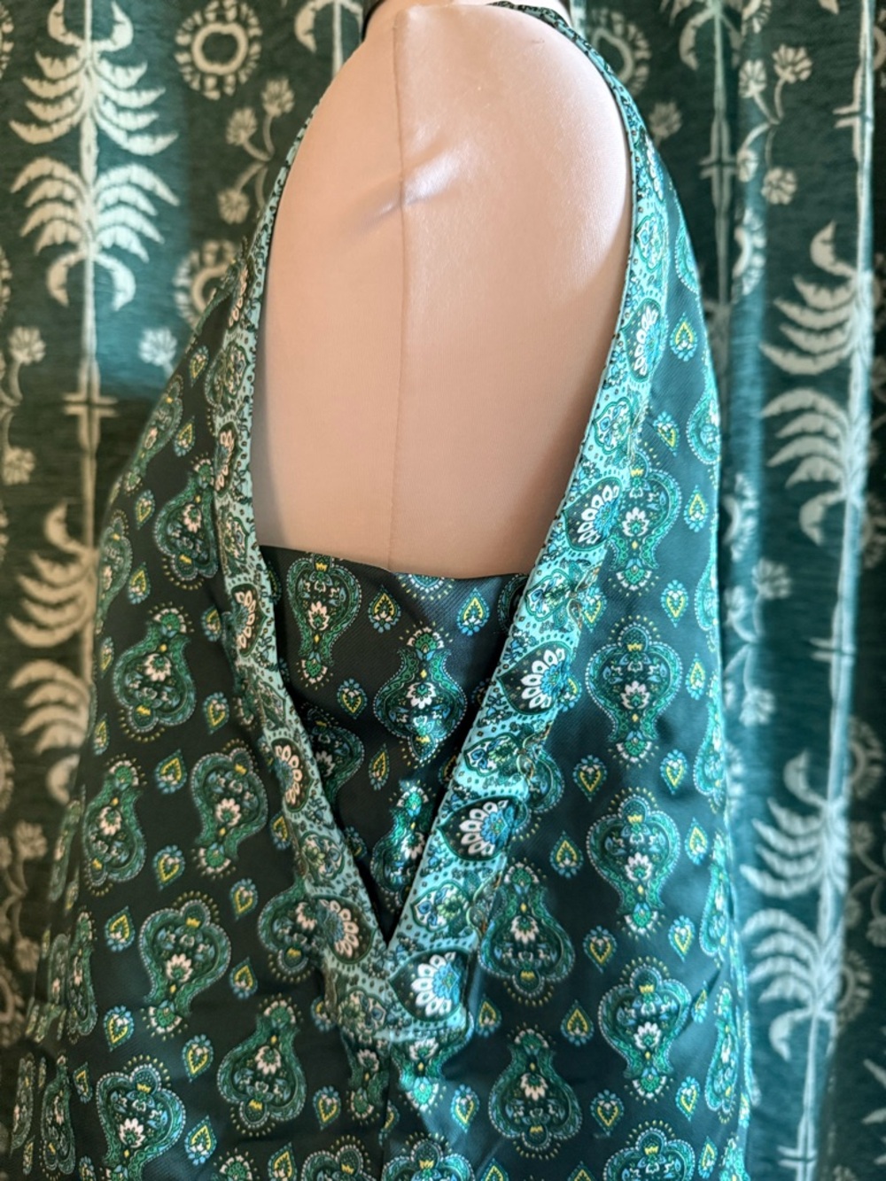 Loft Green Blue Paisley Floral Border Print Sleeveless Tie Waist Blouse Sz S NWT - Picture 3 of 6